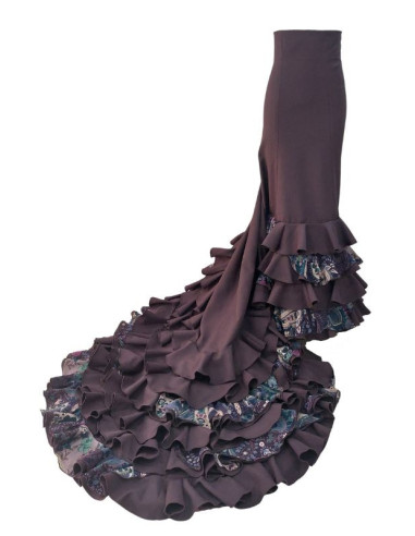bata de cola, falda de cola, uso profesional, vestuario flamenco, berenjena, strech, gasa